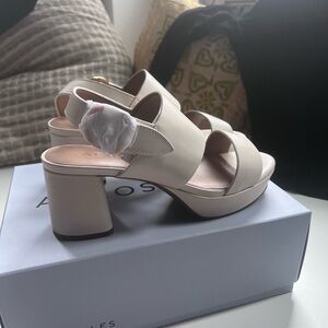 Aerosoles Camera Eggshell Leather 8W